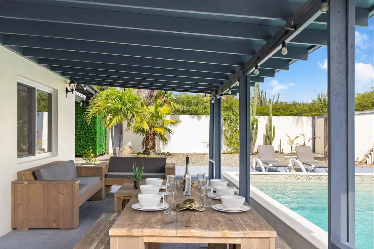 Covered terrace beside the private pool